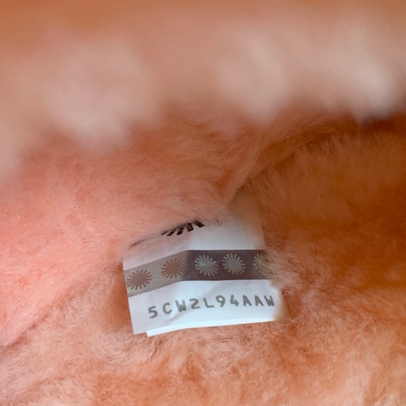 UGG Tasman Slipper For Outdoor/Indoor Use - Picture 8 of 8